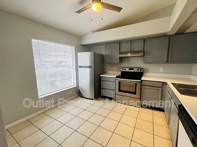 Photo - 14796 Laguna Beach Cir