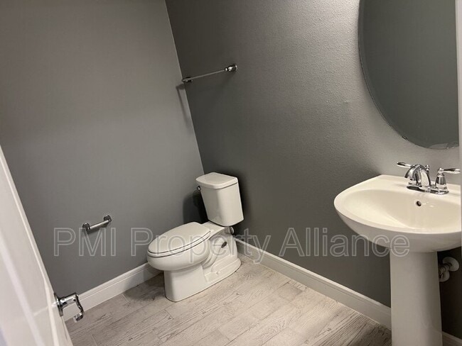 Photo - 4535 Gliding Wave St