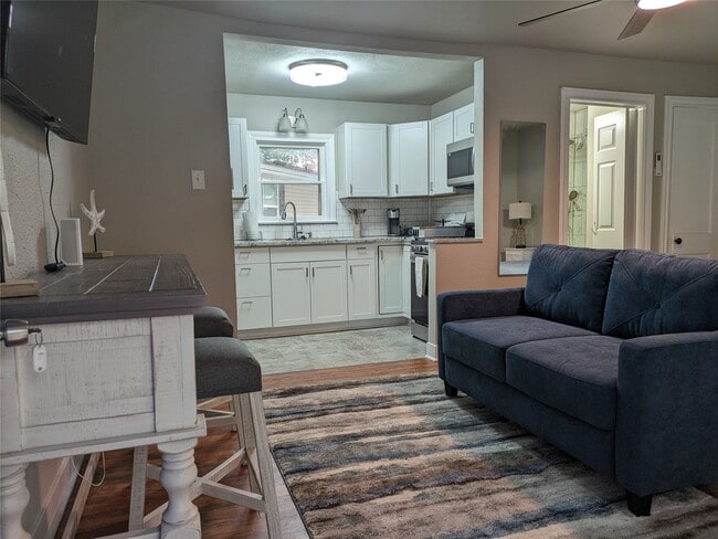 Photo - 418 Waco Ave