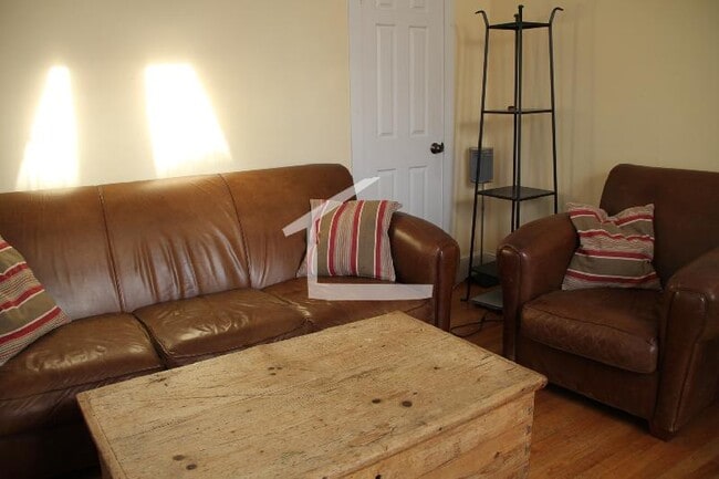 Photo - 22 Eastburn St