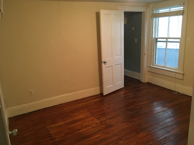 Photo - 936 W Beverley St