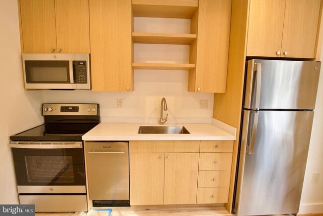 Building Photo - 316 W Patrick St Unit UPPER