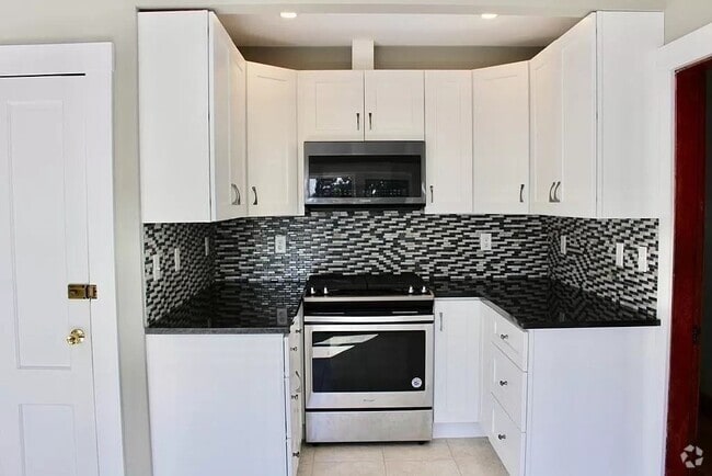 Building Photo - 11 Sadler St Unit 2 Rental