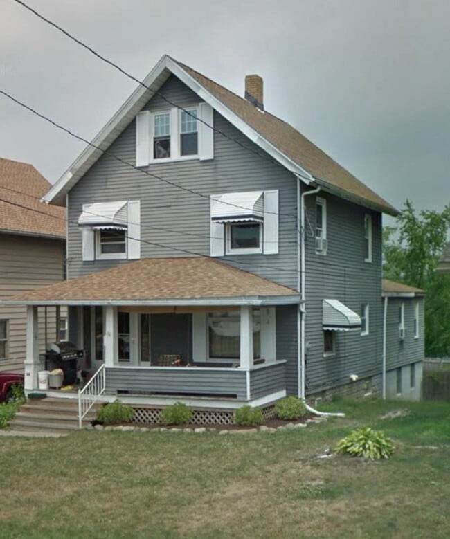 Photo - 60 Grandview Ave