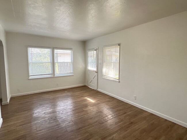 Photo - gm2912 Unit 2914