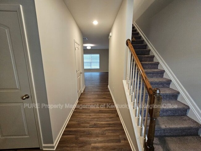 Photo - 121 Forester Ct