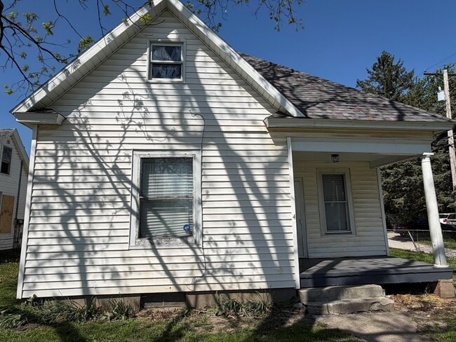 Building Photo - 4 Tillman-