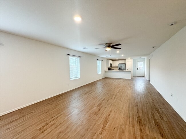 Photo - 1411 Las Cuevas Dr