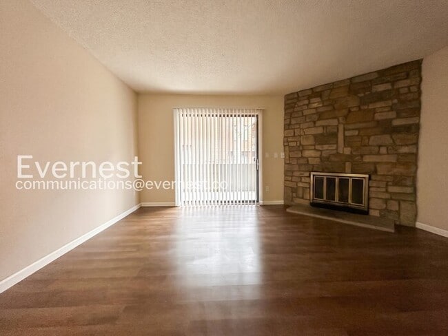 Photo - 427 Wright St Unit 108