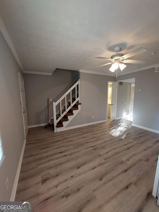 Photo - 140 Hunters Ln
