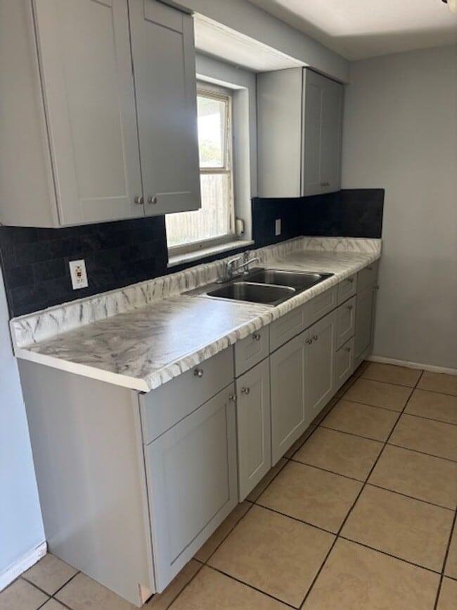 Photo - 2/1 available now!