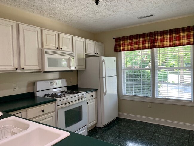 Photo - 435 Oak Tree Blvd NW