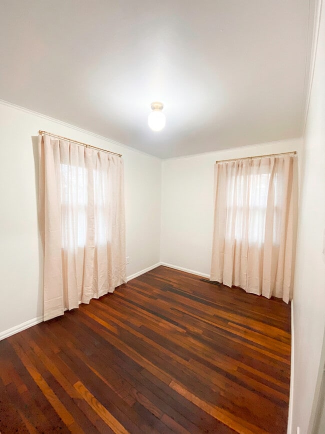 Photo - 205 Hickory Ave