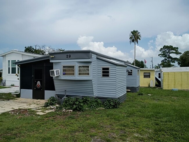 Building Photo - 39 Betty Dr