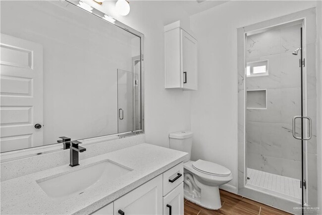 Photo - 10 W Woodson Dr Unit 2