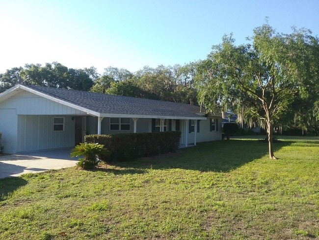 Photo - 3 Bedroom 2 Bath in Eustis for Rent!