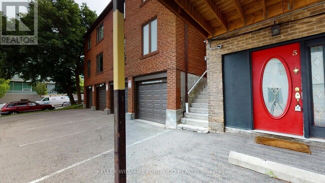 Photo - 546 Eglinton Ave E Unit 5