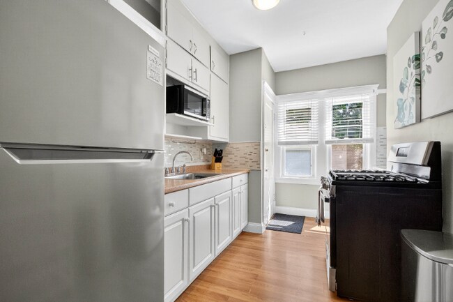 Photo - 1561 Cordova Ave Unidad 1st floor