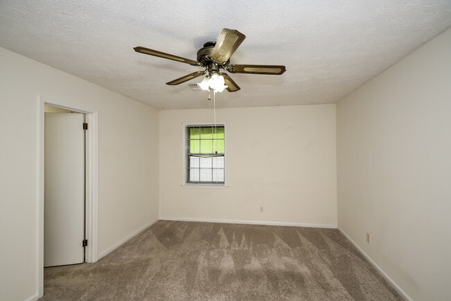 Photo - 623 Marlyn Dr