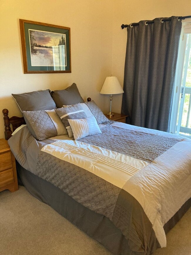 Photo - Bright and updated 3 bedroom with loft, In Unit Washer & Dryer, Large windows