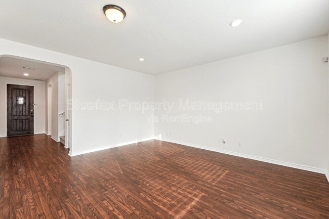 Photo - 3306 Putnam Fields