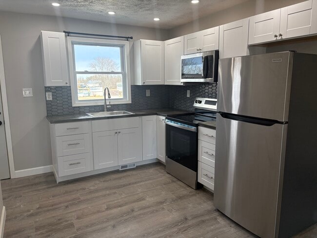 Photo - 3140 Springmill West Rd