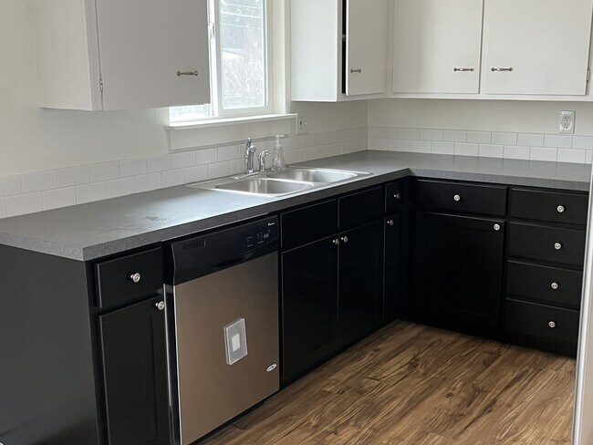 Photo - 1826 S Pacific St