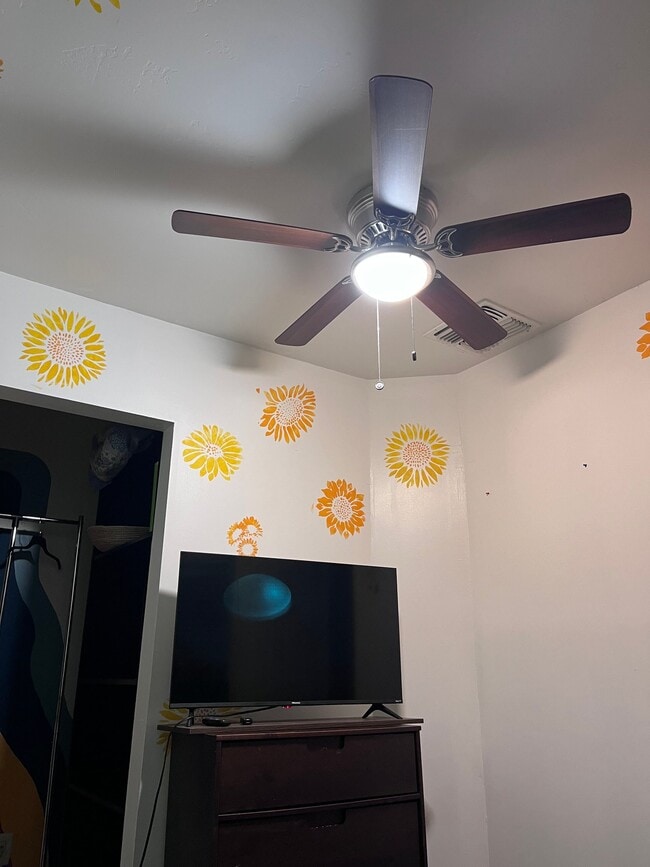 Photo - 2444 E Mobile Ln Unit 2