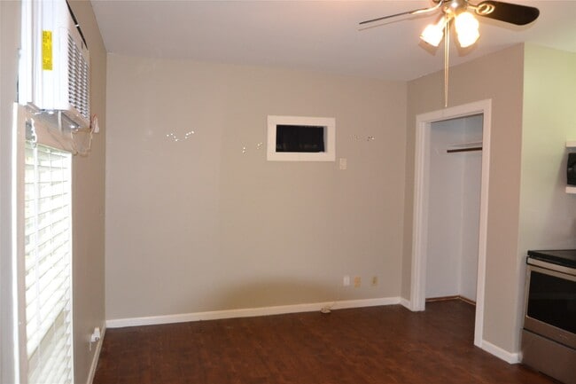 Photo - 211 Drew St Unidad 2/1