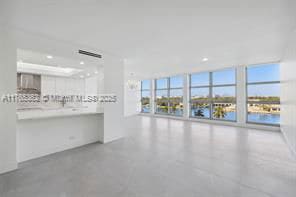 Building Photo - 5055 Collins Ave Unit 7