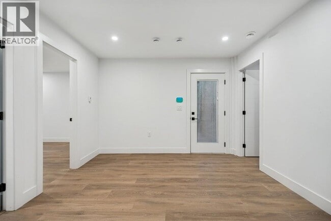 Photo - 6340 Buchanan St