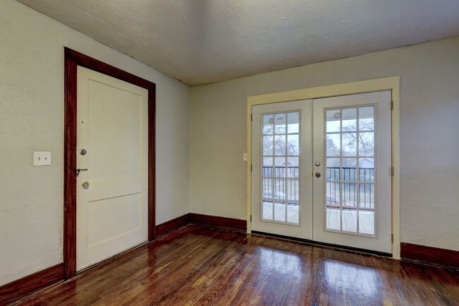 Photo - Lovely 1 Bed Home with new Balcony: 1407 1/2 Northwest 17th Street