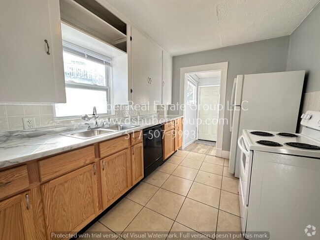 Building Photo - The Perfect 4-bedroom, 2-bathroom house lo...