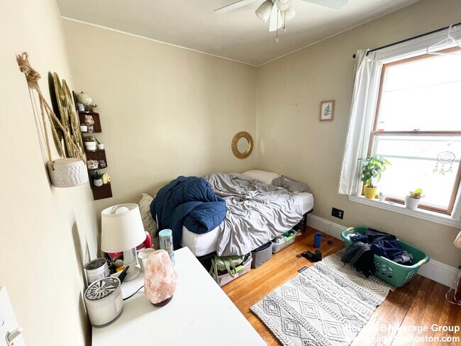 Photo - 18 Romsey St Unit 3