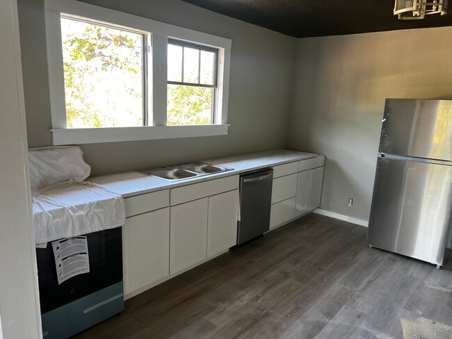 Building Photo - 112 Wheeler Ave