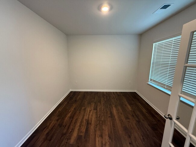Photo - 122 Flame Azalea Ct