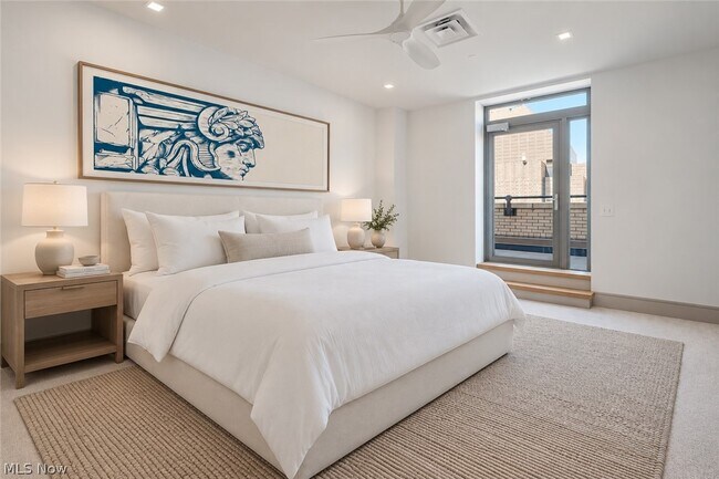 99 W St Clair Ave