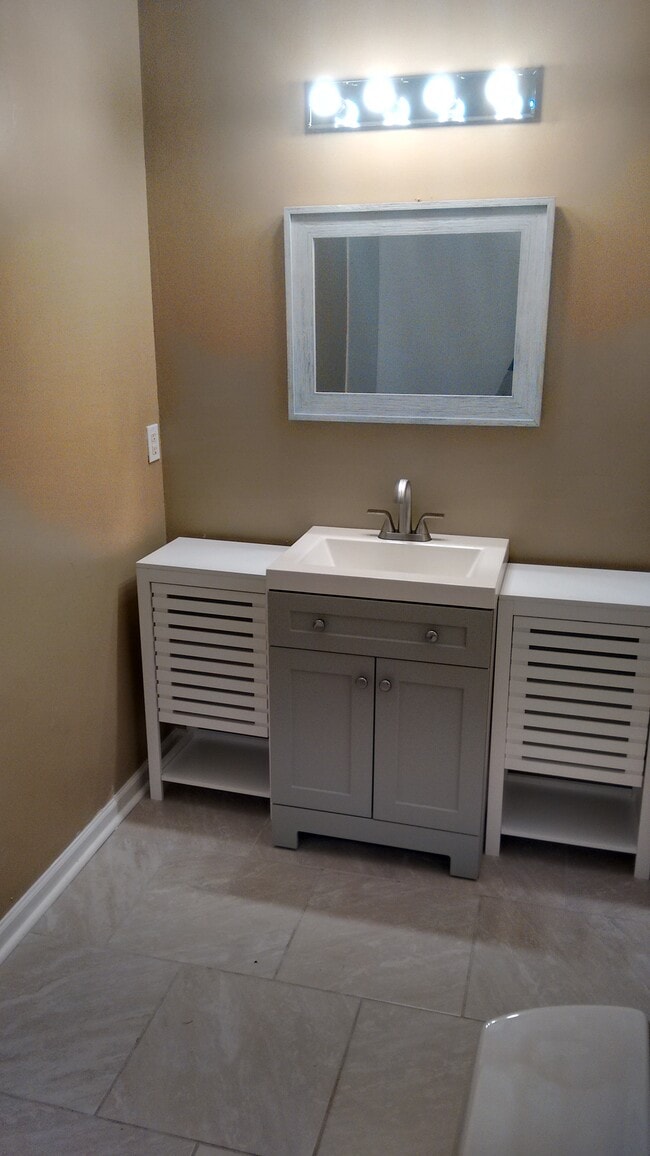 New Remodeled Bathroom - 600 Audubon Lake Dr Unit 3A14