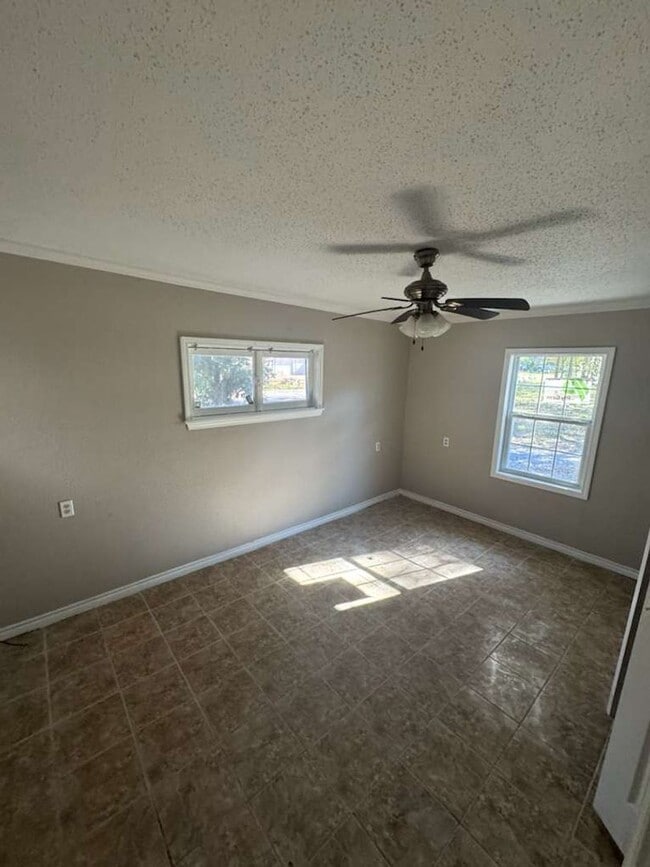 Photo - House For Rent 150 Schoolview Dr, Bridge City, TX 77611