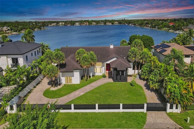 Building Photo - 13724 SW 92nd Ct