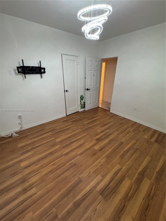 Photo - 110 NE 68th St