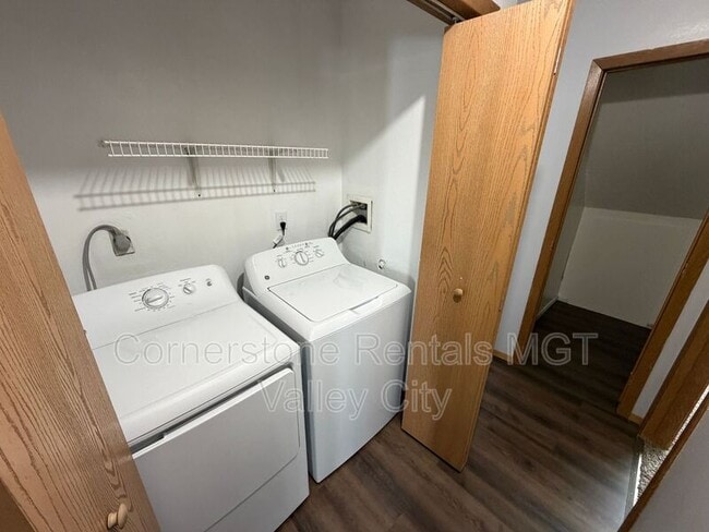 Photo - 912 9th Ave SE