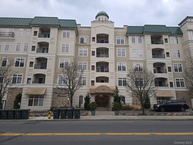 Building Photo - 410 Westchester Ave Unit 115