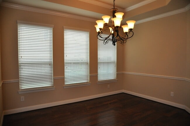 Photo - 27619 Lodgemist Ct