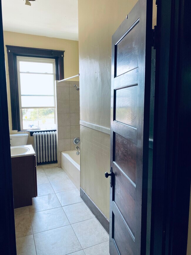 Photo - 4015 Eastern Ave Unit 6