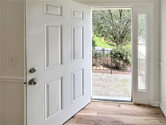 2945 Georgian Manor Dr