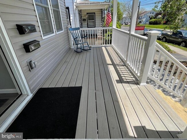 Building Photo - 250 W Bridge St