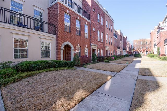 Photo - 15820 Breedlove Pl Townhome