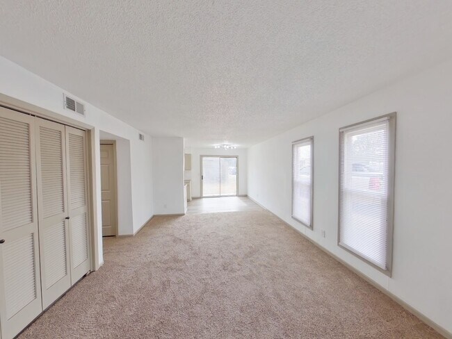 Photo - 234 N Acadia St