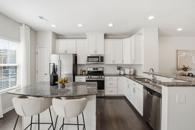 Photo - 3 Bed/2.5 Bath Townhouse for RENT!